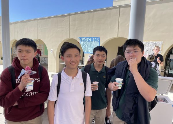 Baron Li (‘27), Chris Zheng (‘27), Eric Feng (‘27), and Henry Hou (‘27) enjoyed snacks from the barbecue. Popsicles and lemonade at the ASB welcome event were self-serve and a refreshing snack on a hot day.